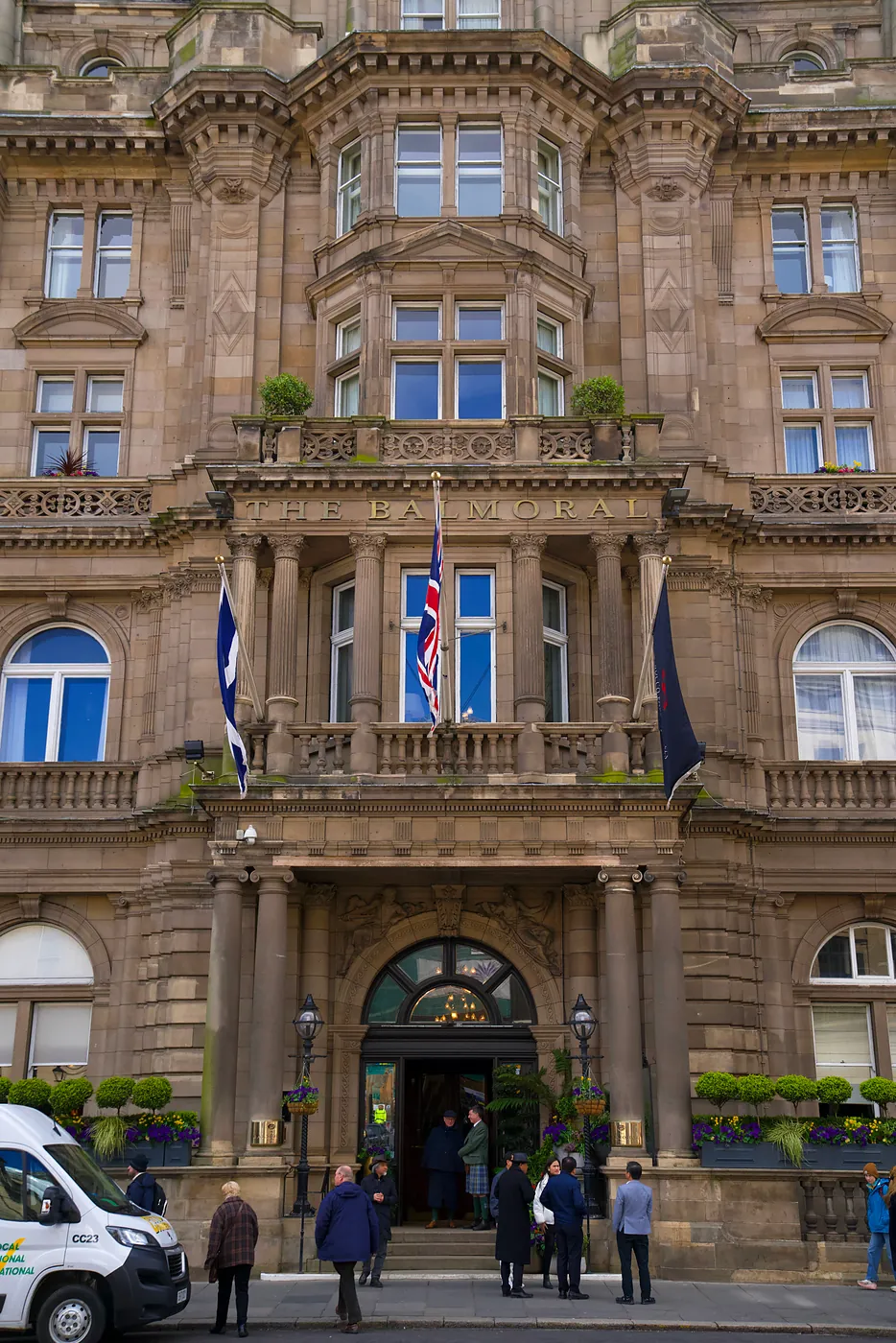 The front of the Balmoral Hotel receiving guests.