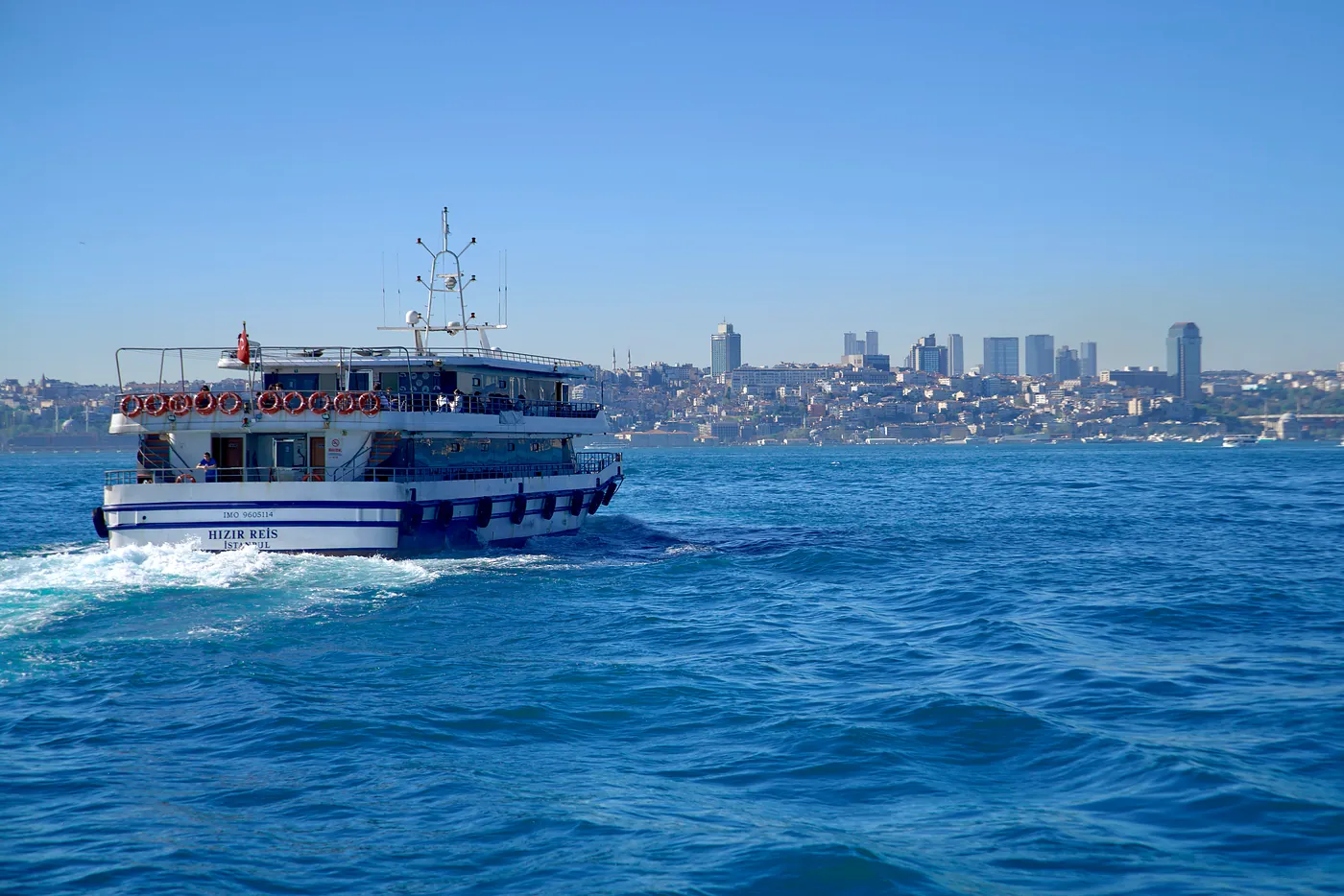 The Hızır Reis taking passengers up the Bosphorus.